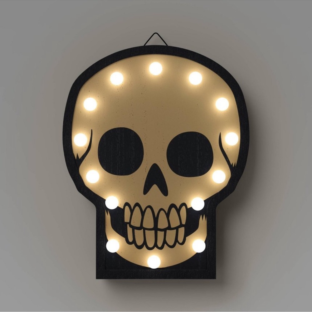 NEW Hyde & Eek Lit Skull Marquee Stand Decor